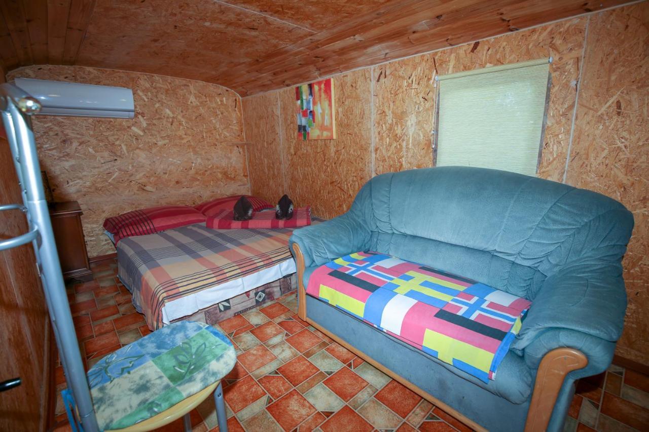 Karavan Štúrovo Exterior foto