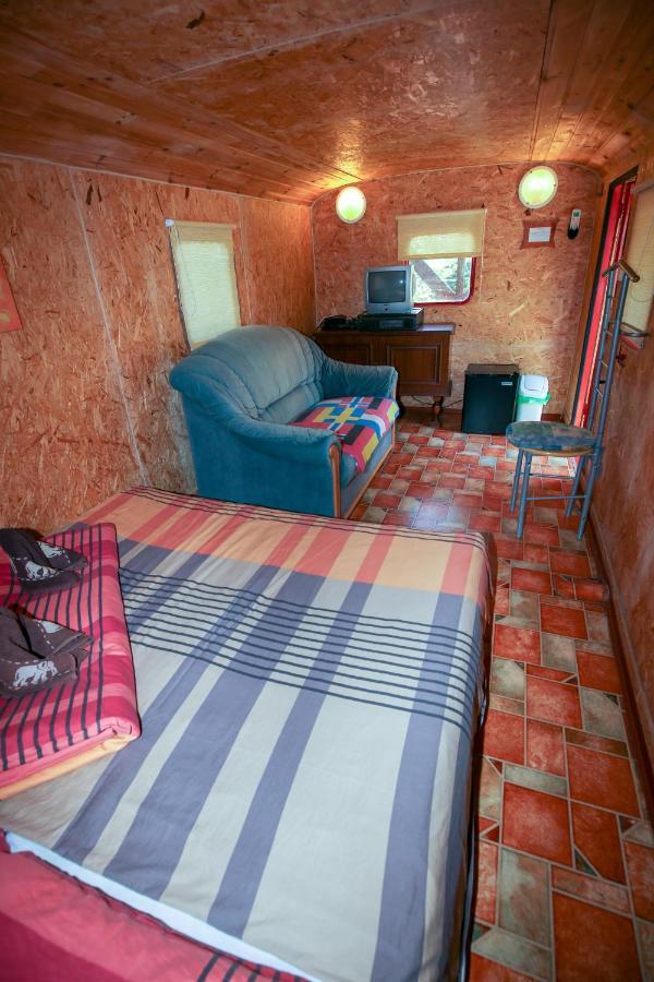 Karavan Štúrovo Exterior foto
