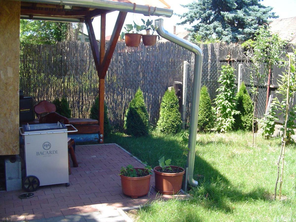 Karavan Štúrovo Exterior foto