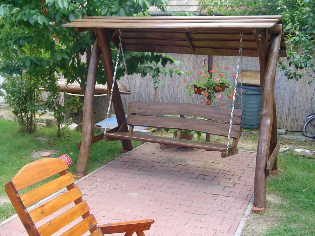 Karavan Štúrovo Exterior foto